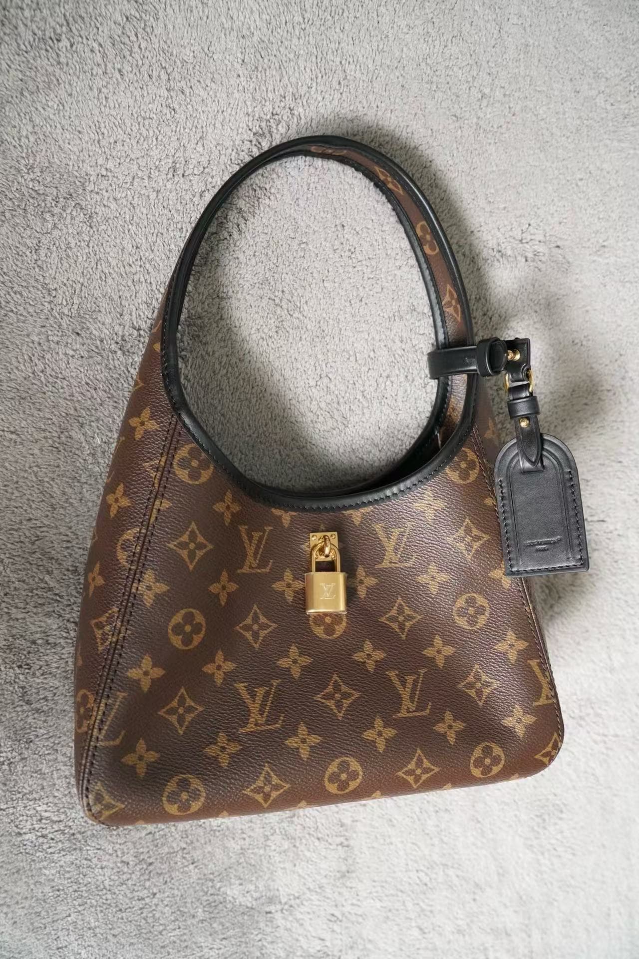 Louis Vuitton Louis Vuitton Pochette Métis Handbag - Deluxe